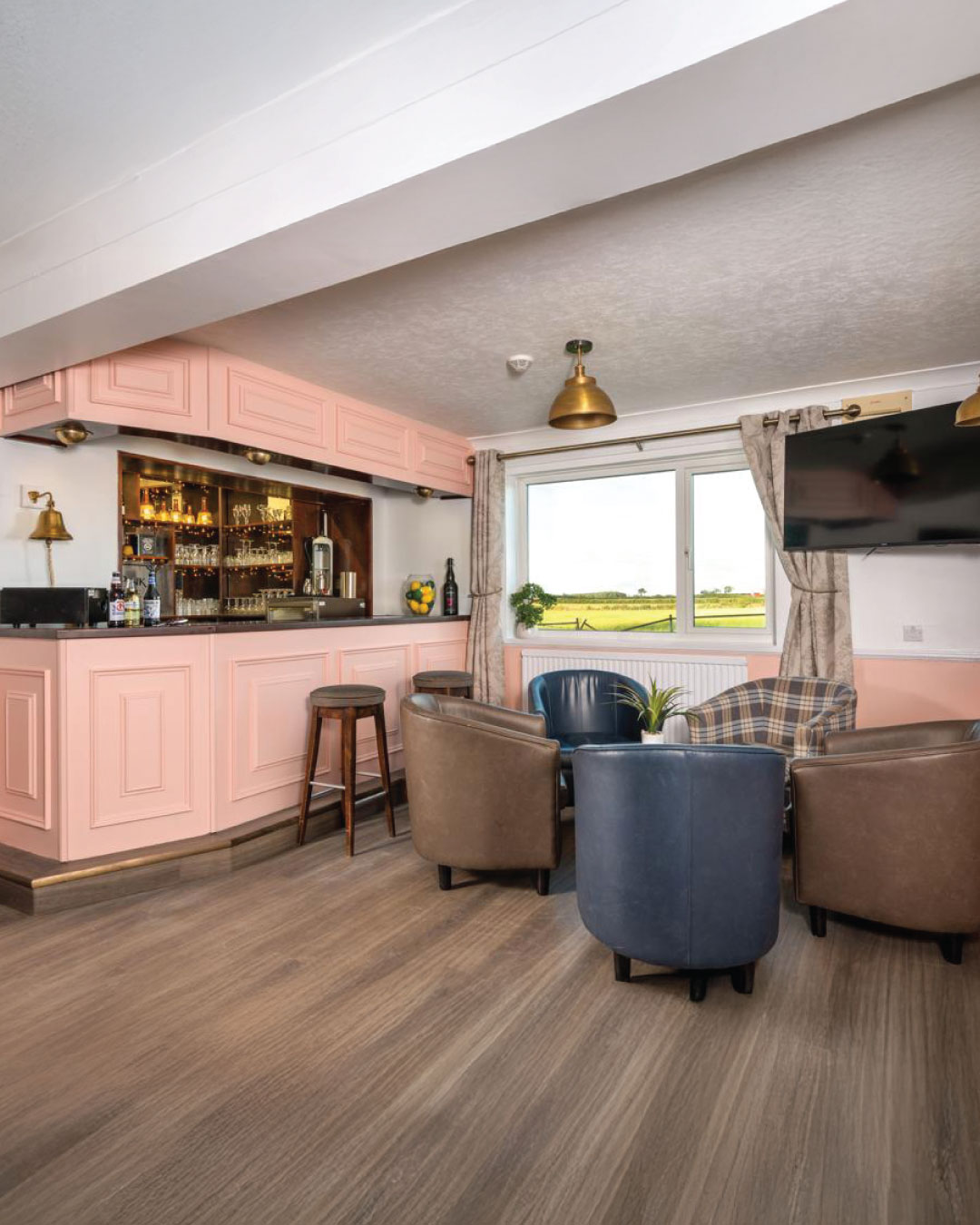 Cumbrian-Dreams-Hero-Images-Mobile-Bar